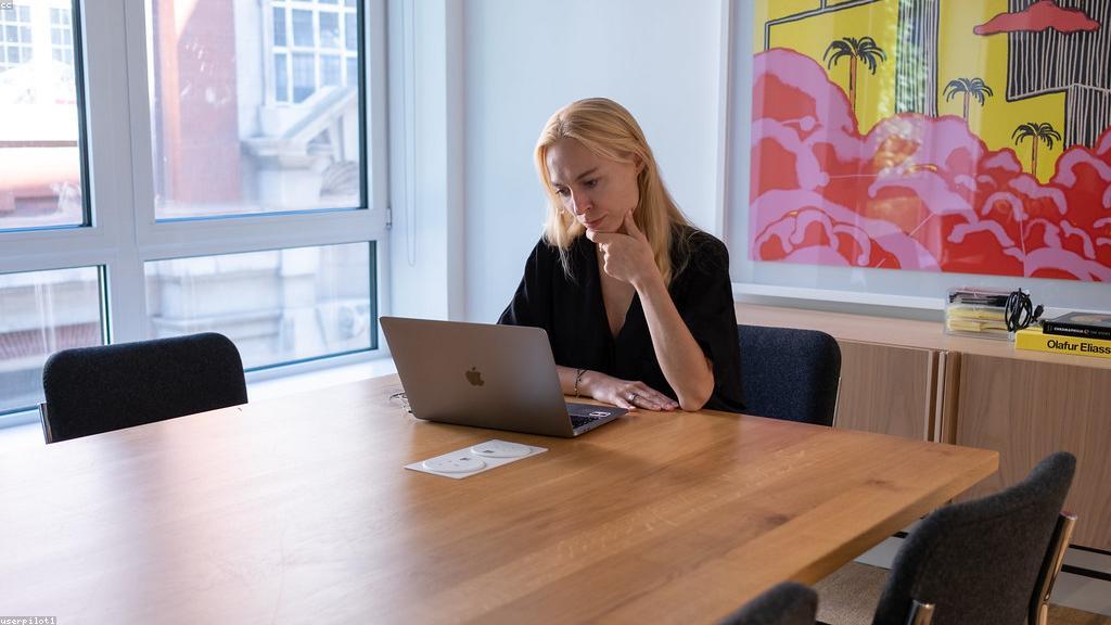 Receptionist Jobs 2026 – Hiring Now: Salary, Benefits & Requirements